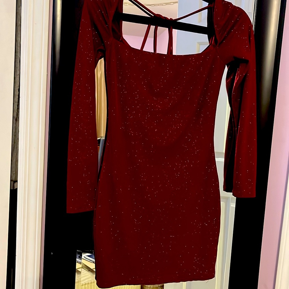 XS fitted wine colored mini  dress